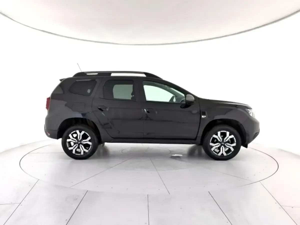 Usata Dacia Duster Journey 101 CV (74 kW) 2023 Nero nacré SUV