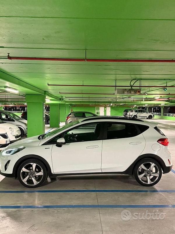 Usata Ford Fiesta Active 86 CV (63 kW) 2018 Bianco Utilitaria