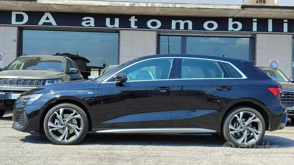 Usata Audi A3 S-Line 204 CV (150 kW) 2025 Nero mythos metalizzato Berlina