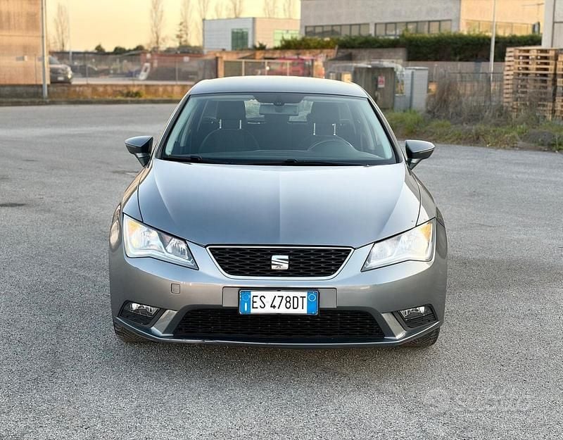 Usata Seat Leon Style 105 CV (77 kW) 2013 Grigio Berlina