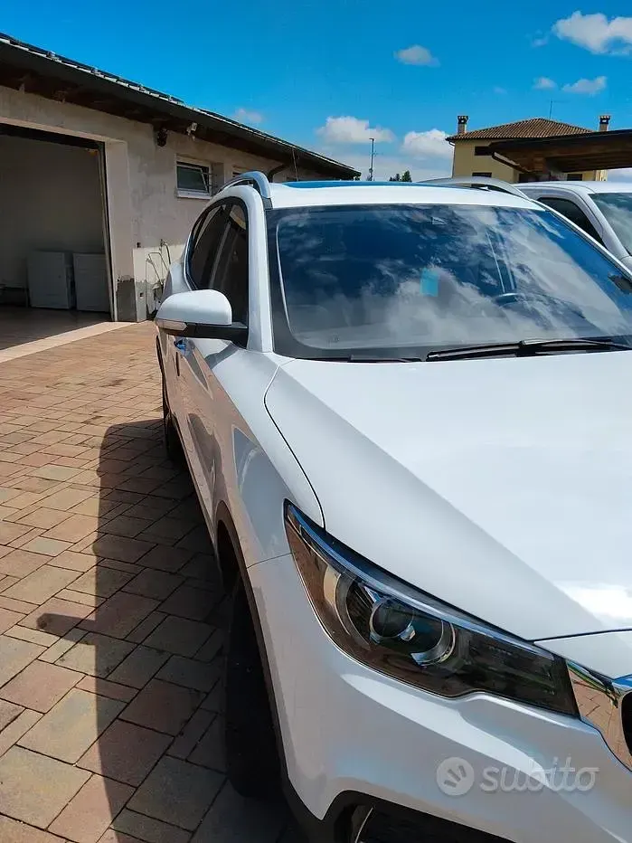 Usata MG ZS Luxury 75 kW (102 CV) 2022 Bianco SUV