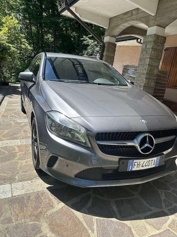 Usata Mercedes A180 109 CV (80 kW) 2016 Berlina