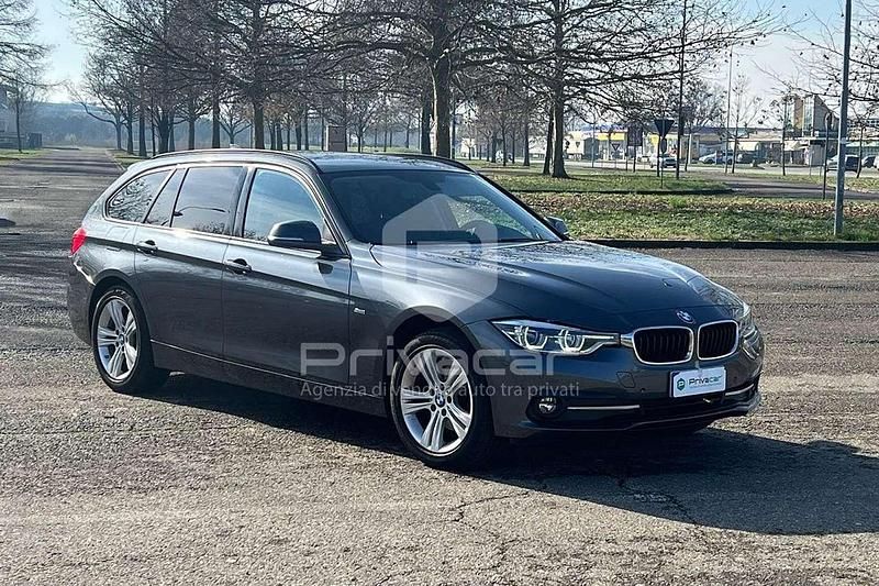 Usado BMW 318 Sport Line 150 CV (110 kW) 2018 Gris Familiar