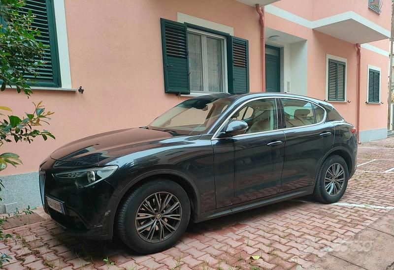 Usata Alfa Romeo Stelvio 180 CV (132 kW) 2021 Nero SUV