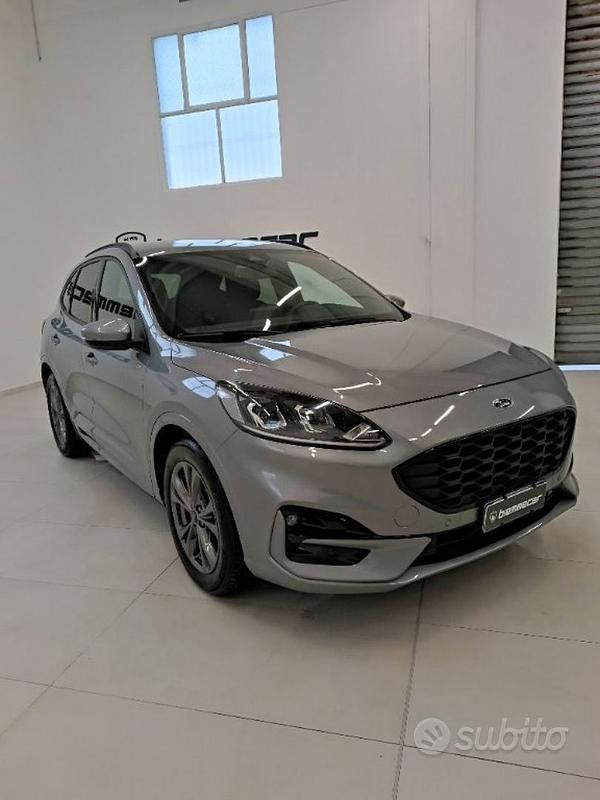 Usata Ford Kuga ST-Line 120 CV (88 kW) 2023 Grigio SUV