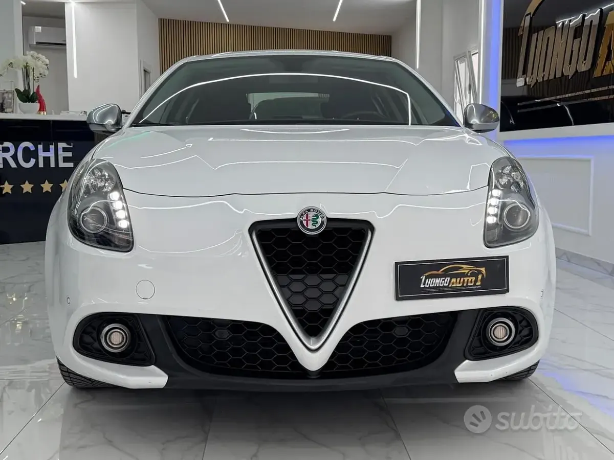 Usata Alfa Romeo Giulietta Super 120 CV (88 kW) 2017 Bianco Utilitaria