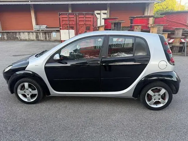 Usata Smart ForFour Passion 67 CV (49 kW) 2005 Nero Utilitaria