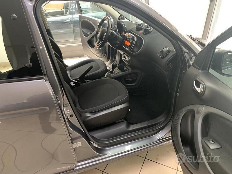 Usata Smart ForFour Passion 89 CV (65 kW) 2019 Grigio Utilitaria