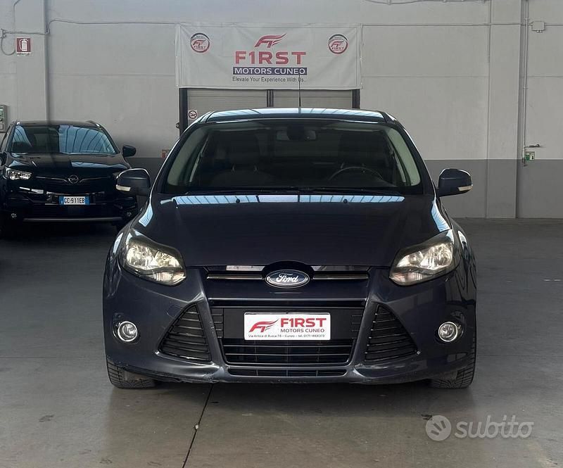 Usata Ford Focus Titanium 115 CV (84 kW) 2012 Blu Utilitaria