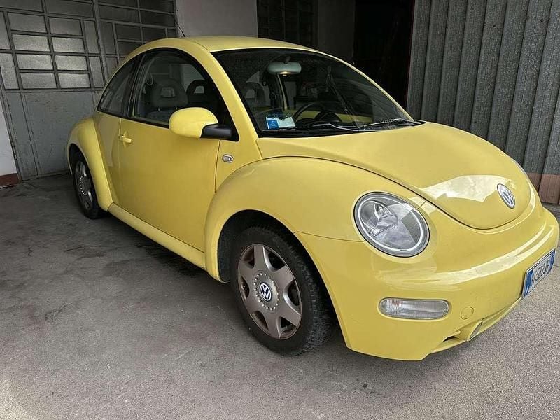 Usata VW New Beetle 101 CV (74 kW) 2000 Utilitaria