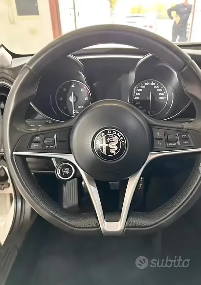 Usata Alfa Romeo Giulia 200 CV (147 kW) 2017 Bianco Berlina