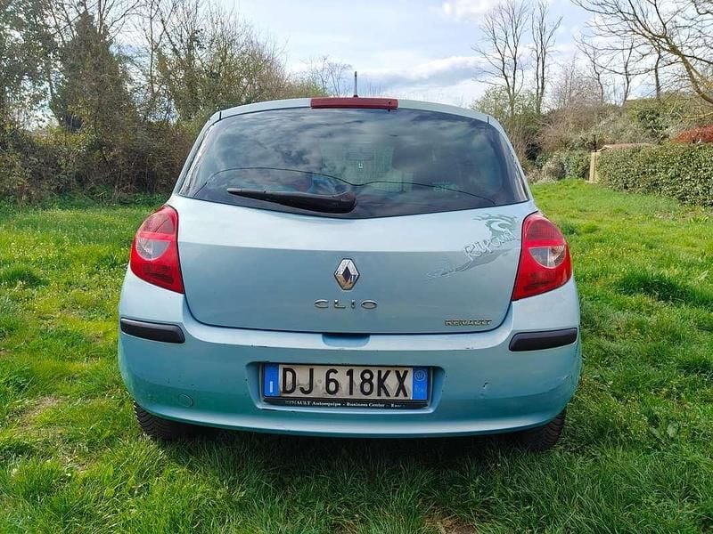 Usata Renault Clio II Rip Curl 75 CV (55 kW) 2007 Berlina