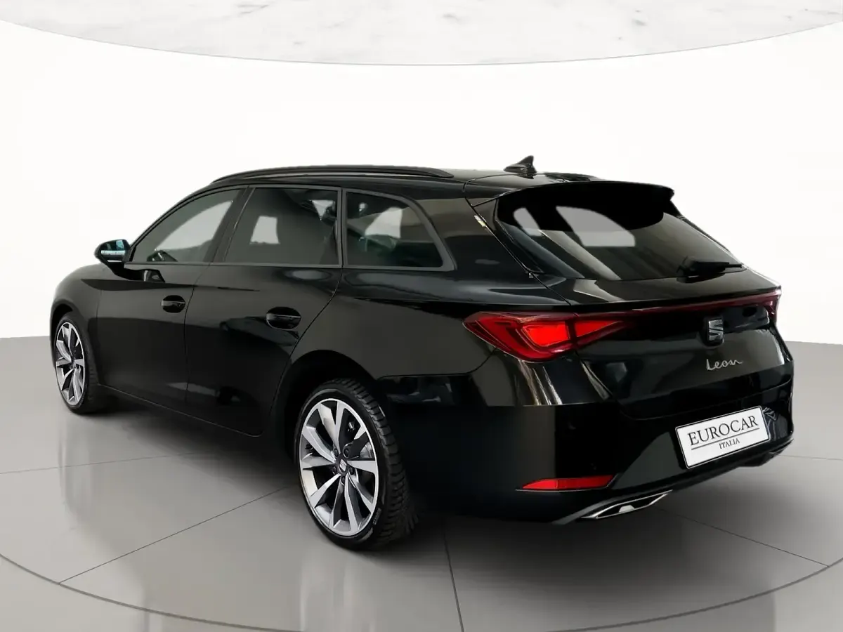 Usata Seat Leon FR 150 CV (110 kW) 2025 Nero midnight Station wagon