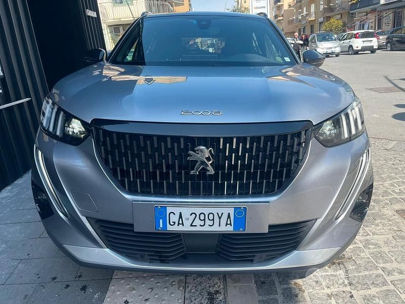 Usata Peugeot 2008 GT-line 130 CV (95 kW) 2020 Grigio SUV
