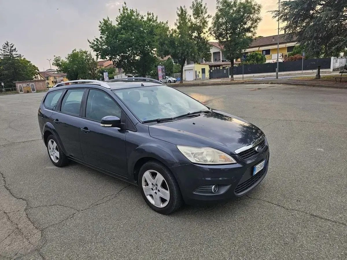 Usata Ford Focus Style 90 CV (66 kW) 2009 Argento Station wagon