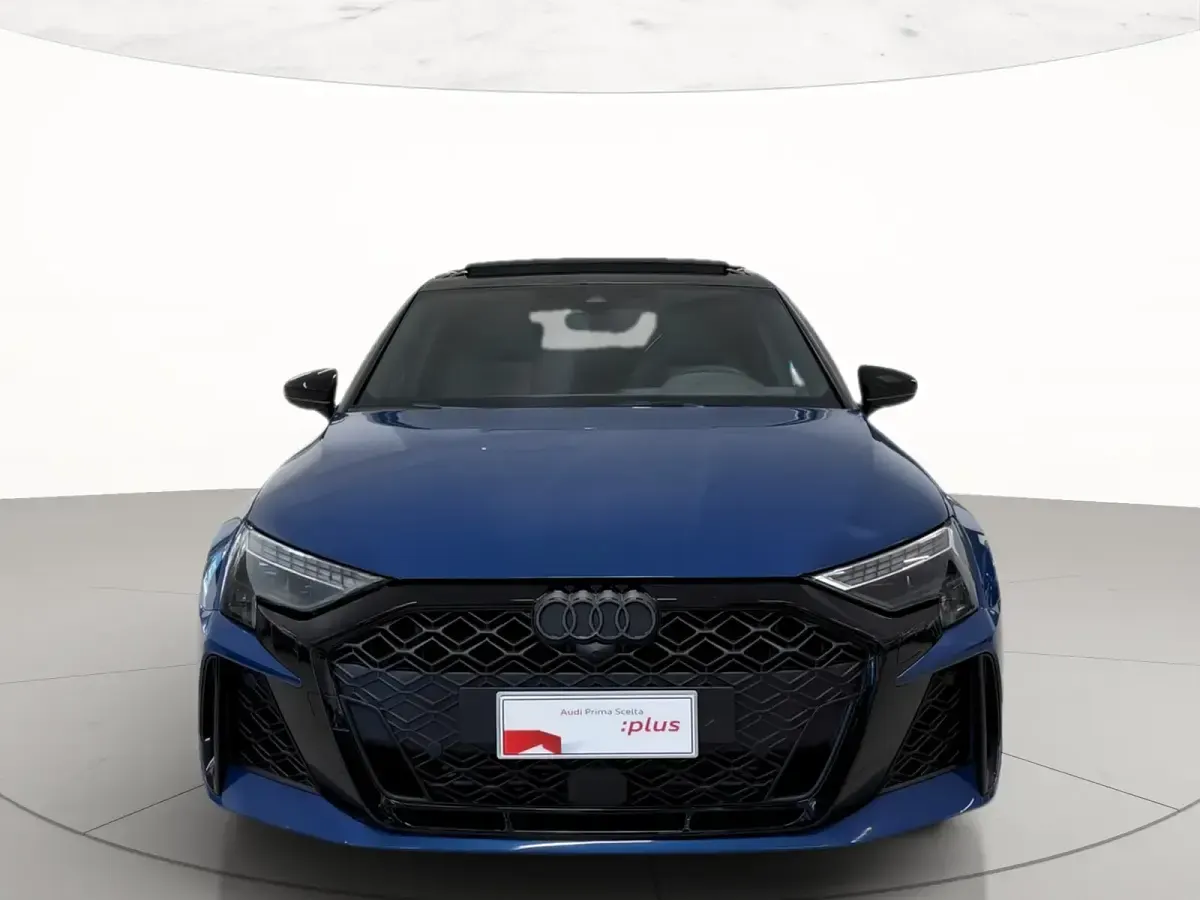 Usata Audi RS3 Comfort 400 CV (294 kW) 2025 Blu ascari metallizzato Berlina