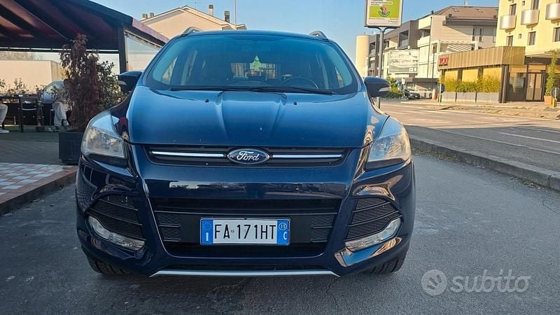 Usata Ford Kuga Titanium 120 CV (88 kW) 2015 Blu SUV