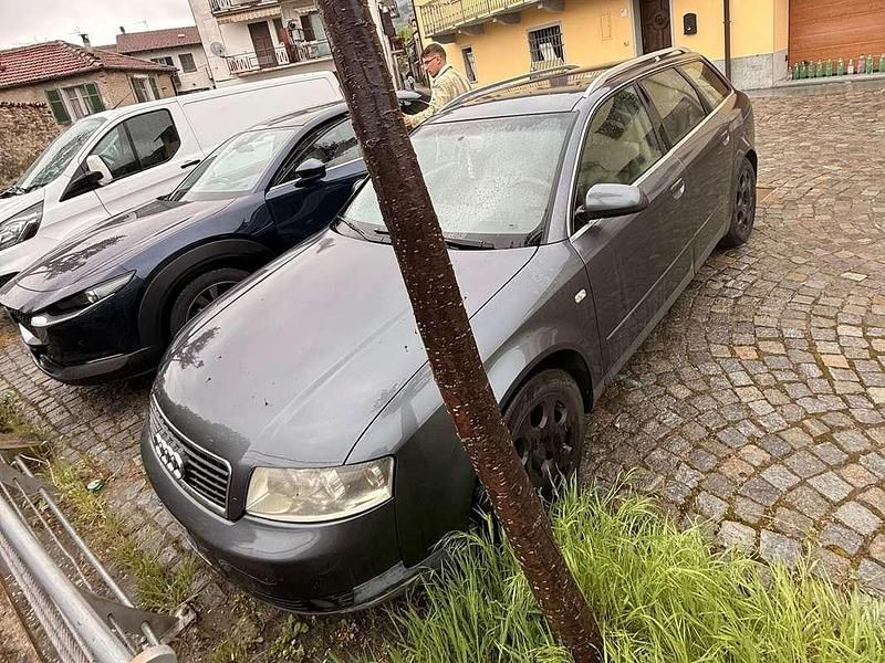 Usata Audi A4 131 CV (96 kW) 2004 Grigio Station wagon