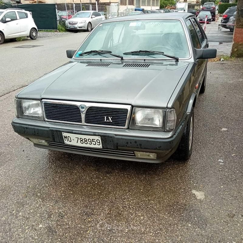 Usata Lancia Prisma 80 CV (58 kW) 1989 Gray Berlina