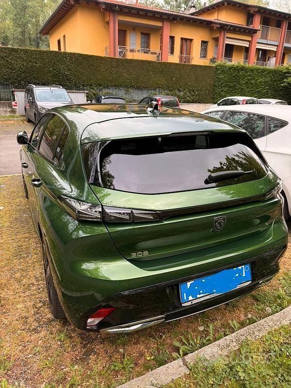 Usata Peugeot 308 131 CV (96 kW) 2023 Verde Berlina