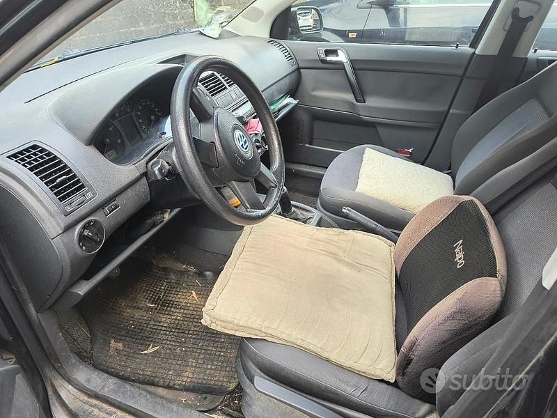 Usata VW Polo Trendline 75 CV (55 kW) 2002 Grigio Berlina