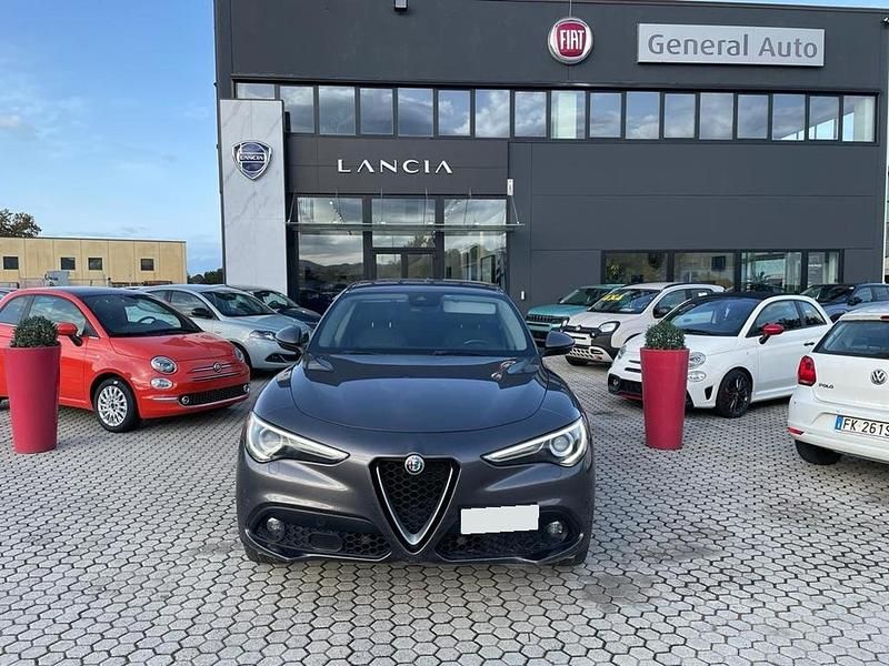 Usata Alfa Romeo Stelvio Executive 210 CV (154 kW) 2019 Grigio SUV