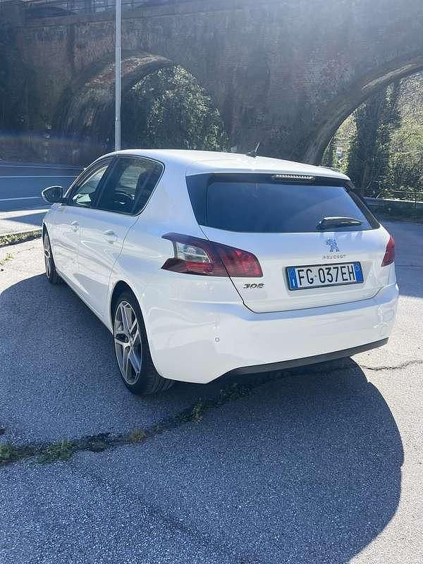 Usata Peugeot 308 Active 120 CV (88 kW) 2017 Berlina