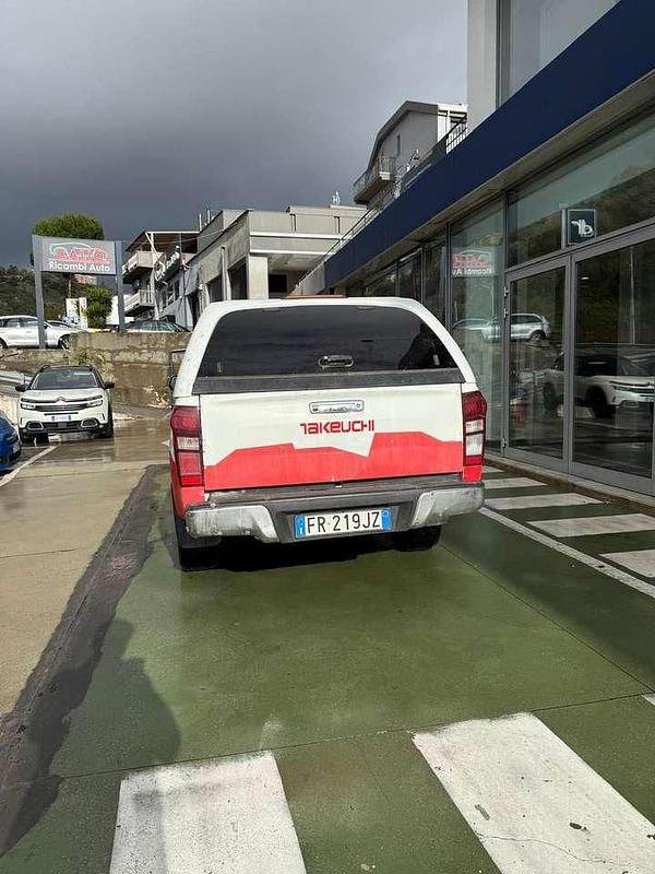 Usata Isuzu D-Max 163 CV (119 kW) 2018 Bianco SUV