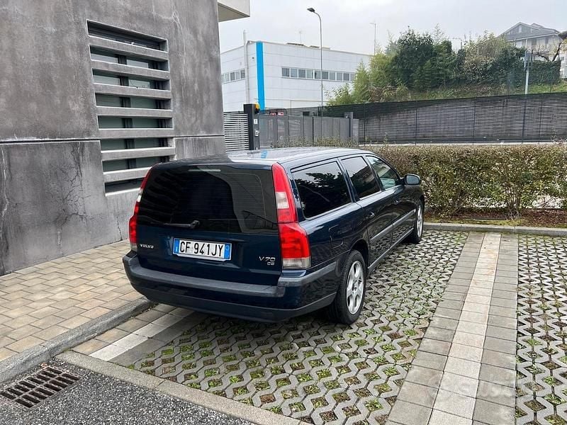 Blu Usata 2003 Volvo V70 Station wagon | 1500 € (Buon prezzo) - Immagine 1/2