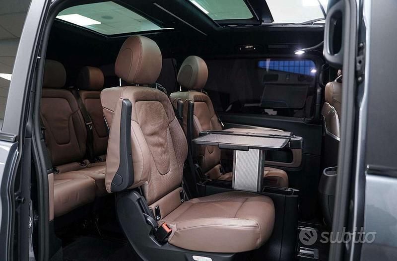 Usata Mercedes 300 Premium 239 CV (175 kW) 2022 Grigio Berlina