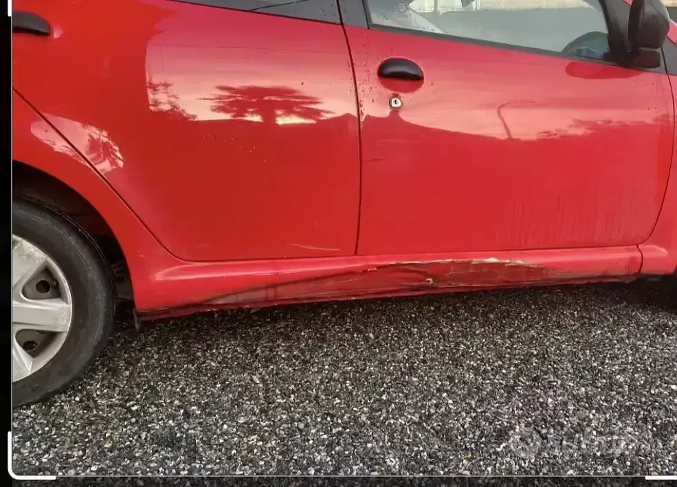 Second-hand Toyota Aygo 69 CP (50 kW) 2011 Roșu Hatchback