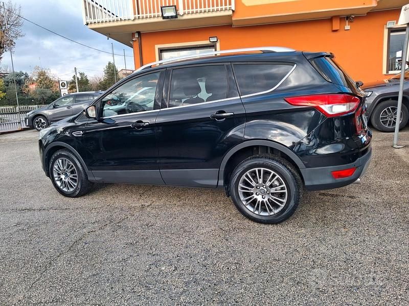 Usata Ford Kuga Titanium 140 CV (102 kW) 2013 Nero SUV
