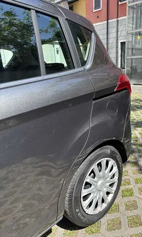 Usata Ford B-MAX Titanium 75 CV (55 kW) 2017 Monovolume