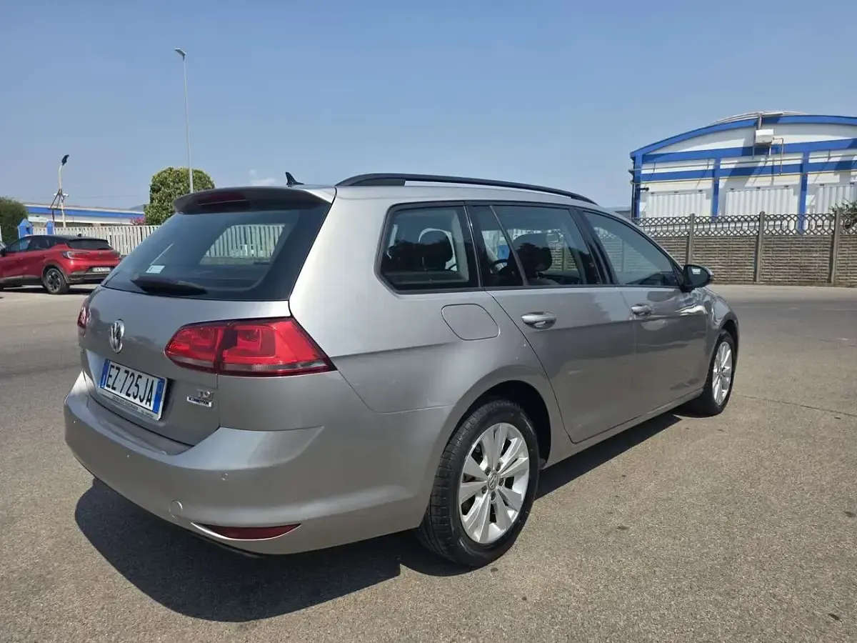Usata VW Golf VII Highline 105 CV (77 kW) 2015 Grigio Station wagon
