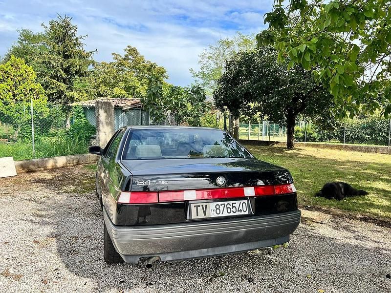 Usata Alfa Romeo 164 207 CV (152 kW) 1993 Nero Berlina