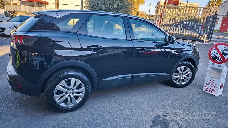 Usata Peugeot 3008 Active 131 CV (96 kW) 2022 Nero Station wagon