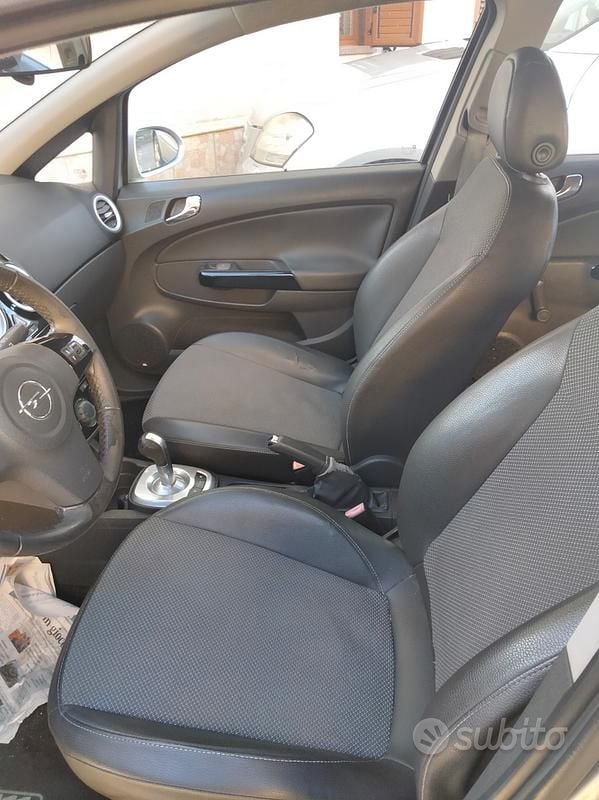 Usata Opel Corsa 90 CV (66 kW) 2008 Grigio Utilitaria