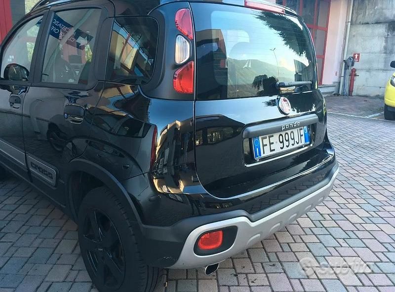 Usata Fiat Panda Cross Cross 90 CV (66 kW) 2017 Nero Utilitaria