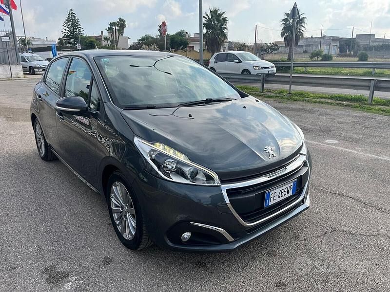 Usata Peugeot 208 Allure 74 CV (54 kW) 2016 Grigio Utilitaria