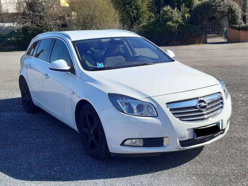 Bianco Usata 2010 Opel Insignia Cosmo Station wagon | 5700 € (Cara) - Immagine 1/4