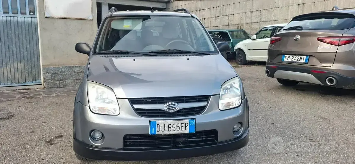 Second-hand Suzuki Ignis GL 99 CP (72 kW) 2007 Gri Hatchback