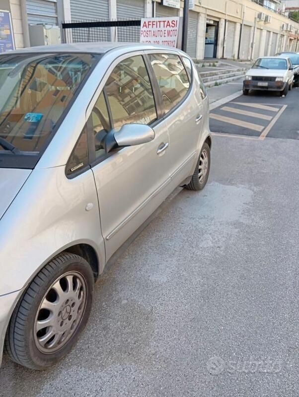 Usata Mercedes A200 95 CV (69 kW) 2001 Grigio Berlina