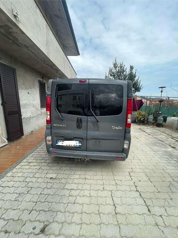 Usata Renault Trafic 102 CV (75 kW) 2010 Monovolume