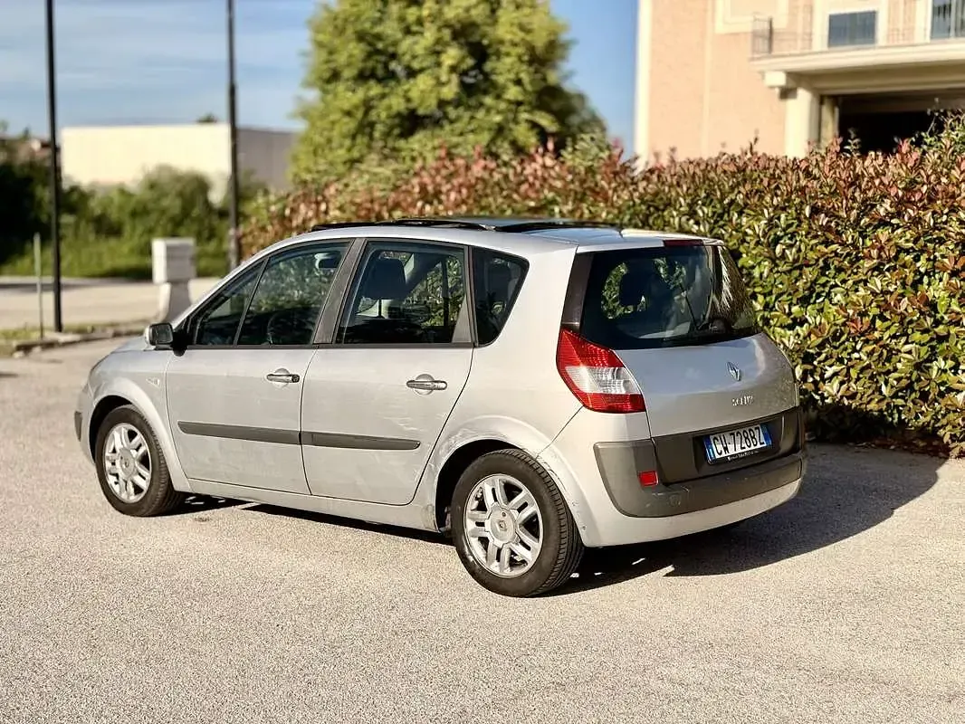 Usata Renault Scenic E-Tech Dynamique 110 CV (80 kW) 2005 Monovolume