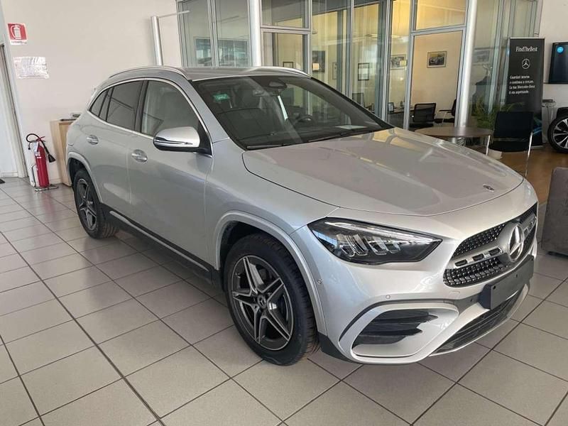 Argento iridio Usata 2024 Mercedes GLA250 SUV | 42.500 € (Buon prezzo) - Immagine 1/4
