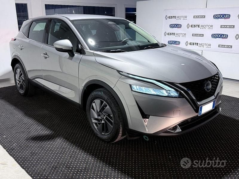 Usata Nissan Qashqai 158 CV (116 kW) 2024 Grigio metallizzato SUV