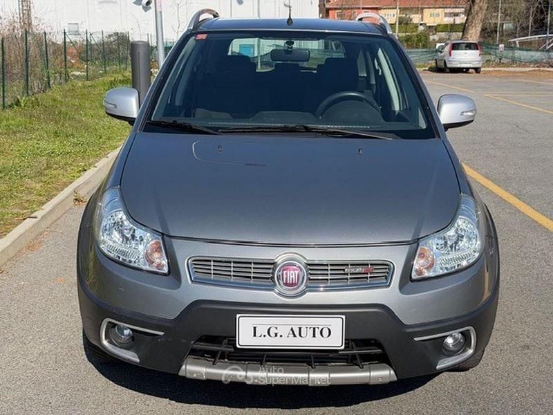 Usata Fiat Sedici Dynamic 135 CV (99 kW) 2012 Gray SUV