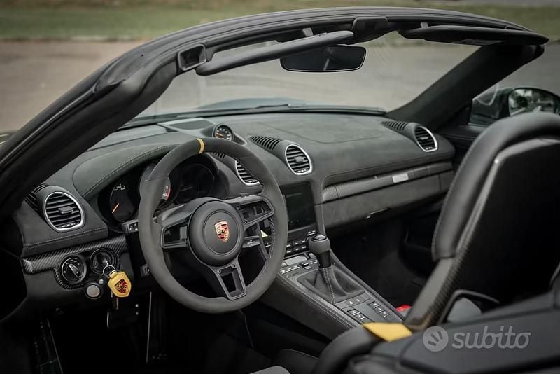 Usata Porsche 718 Spyder 500 CV (367 kW) 2024 Grigio Cabrio