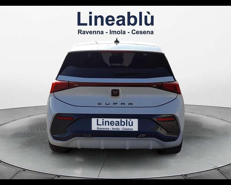 Usata Cupra Born e-Boost 169 kW (231 CV) 2022 Bianco Utilitaria