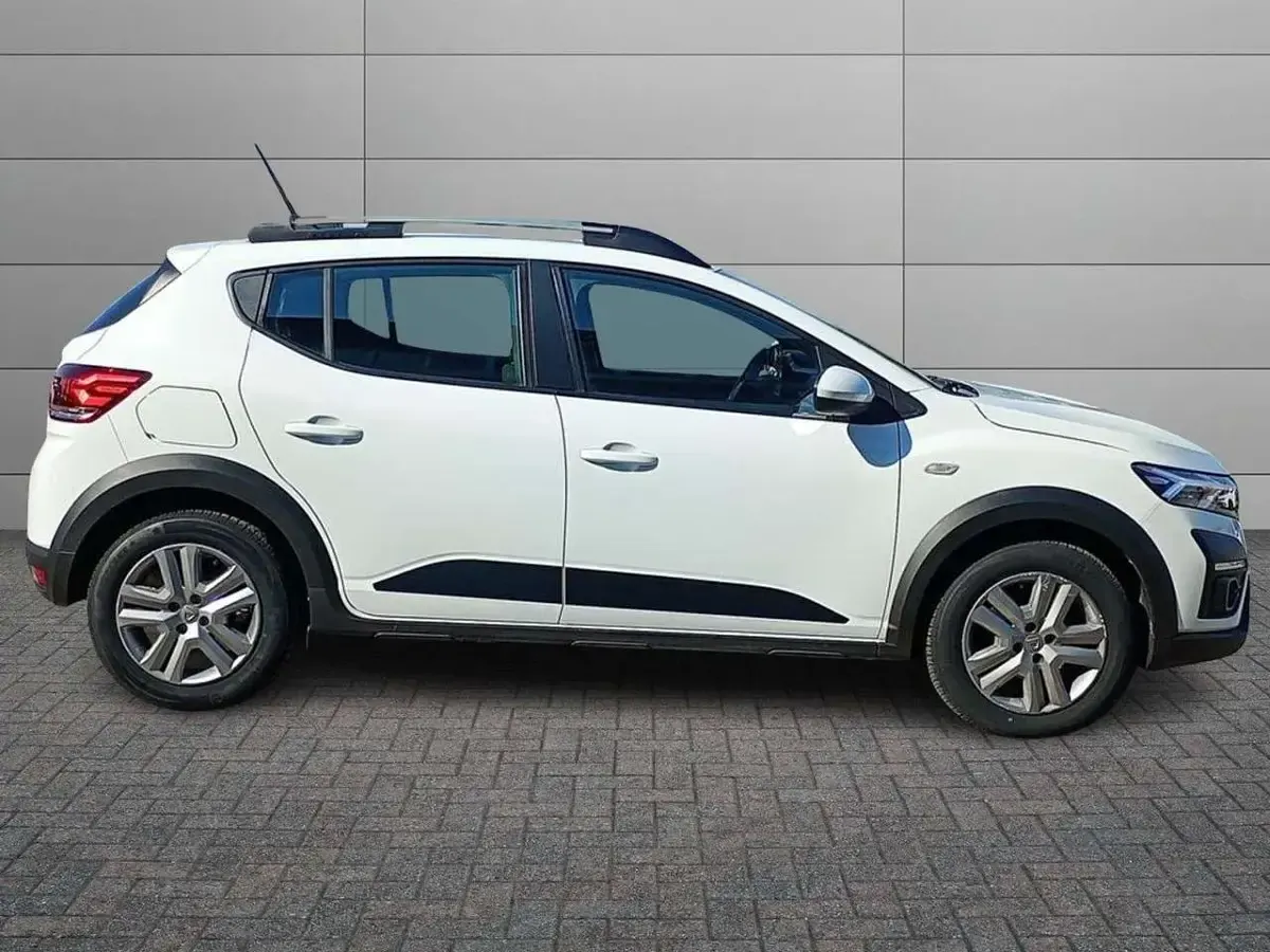 Usata Dacia Sandero Expression 101 CV (74 kW) 2022 Other Utilitaria